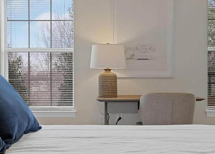 Landing Modern With Amazing Amenities Apartment